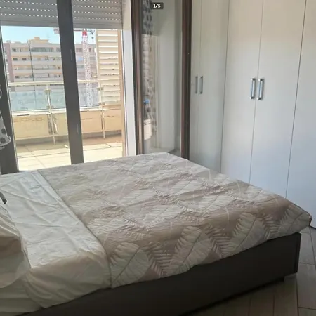 Apartment Fonte Laurentina Rom